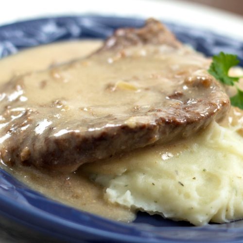 Quick and Easy Crock Pot Cube Steak with Cream of Mushroom Soup – Add ...